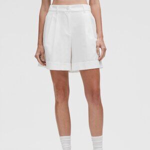 LuluLinen High-Rise Short 6" In White
